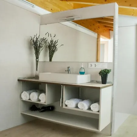 Holiday home Vivienda La Laguna Moreruela de los Infanzones